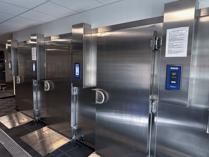 Meerdere Irinox snelkoelers geïnstalleerd in de grootkeuken van UZ Leuven